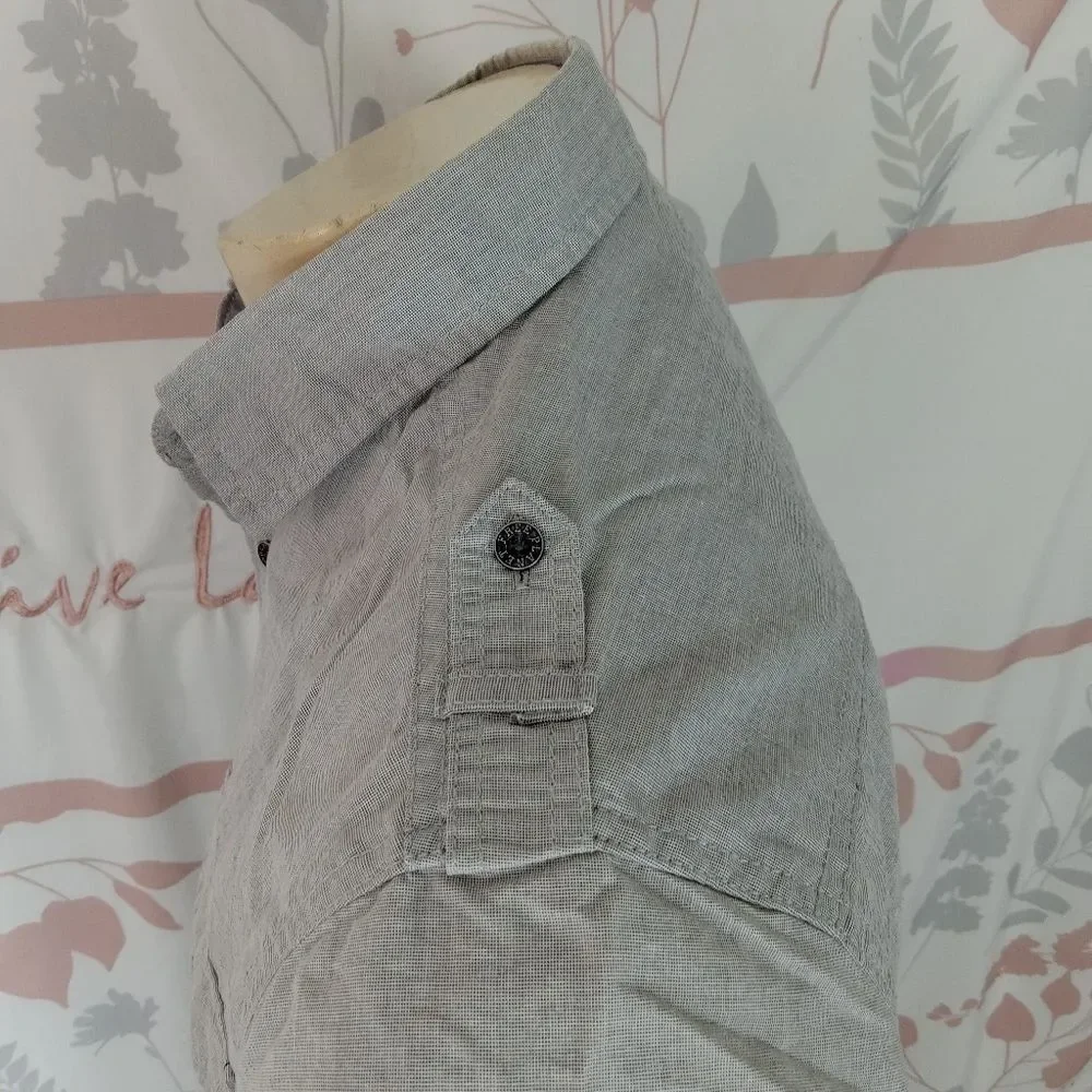 Free Planet button down‎ shirt Size Small